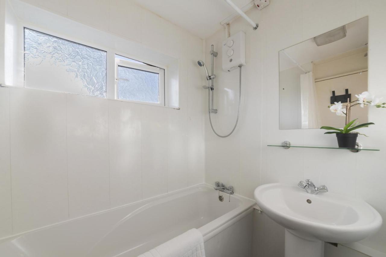 K Suites - Deerswood Avenue Hatfield  Exteriör bild